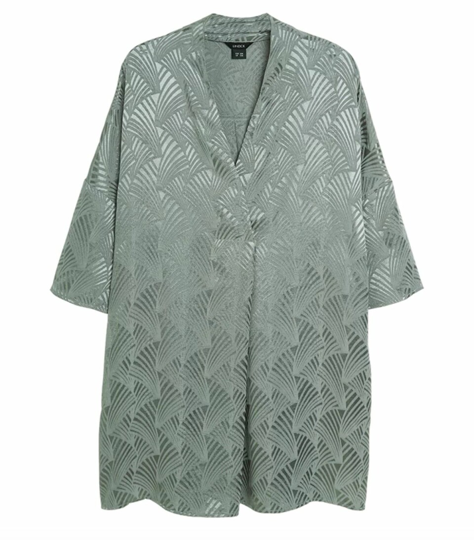 Leoprint, satin och puffärm – 18 blusar under 400 kronor