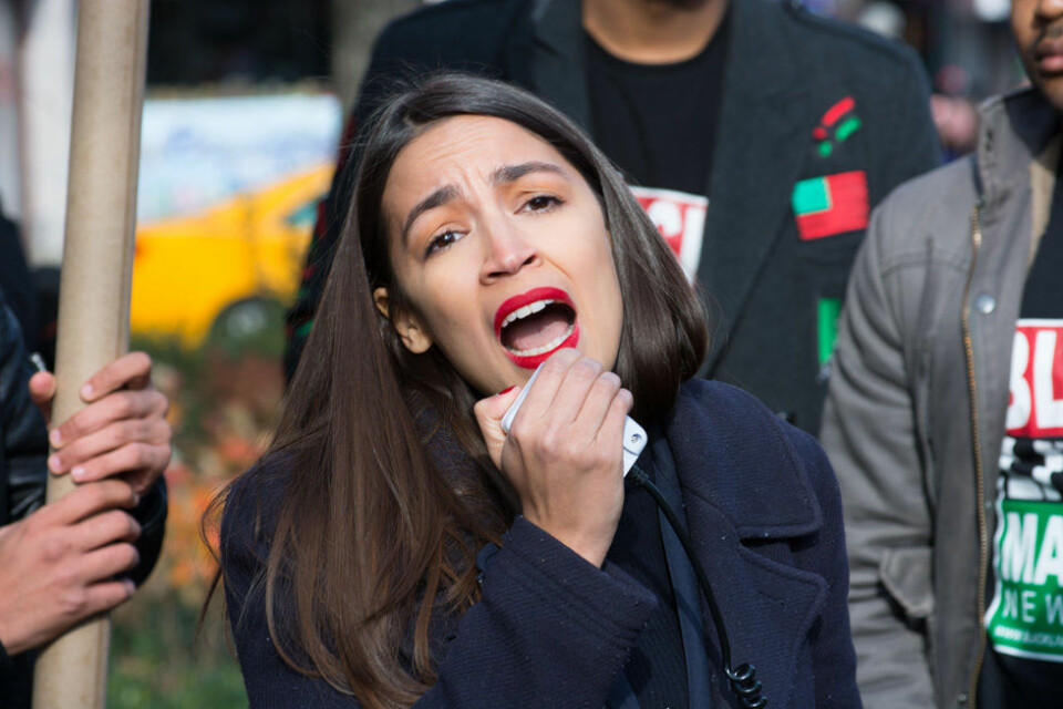 29-åriga Alexandria Ocasio-Cortez blir den yngsta kvinnan någonsin att väljas in i representanthuset. Foto: IBL 29-åriga Alexandria Ocasio-Cortez blir den yngsta kvinnan någonsin att väljas in i representanthuset. Foto: IBL