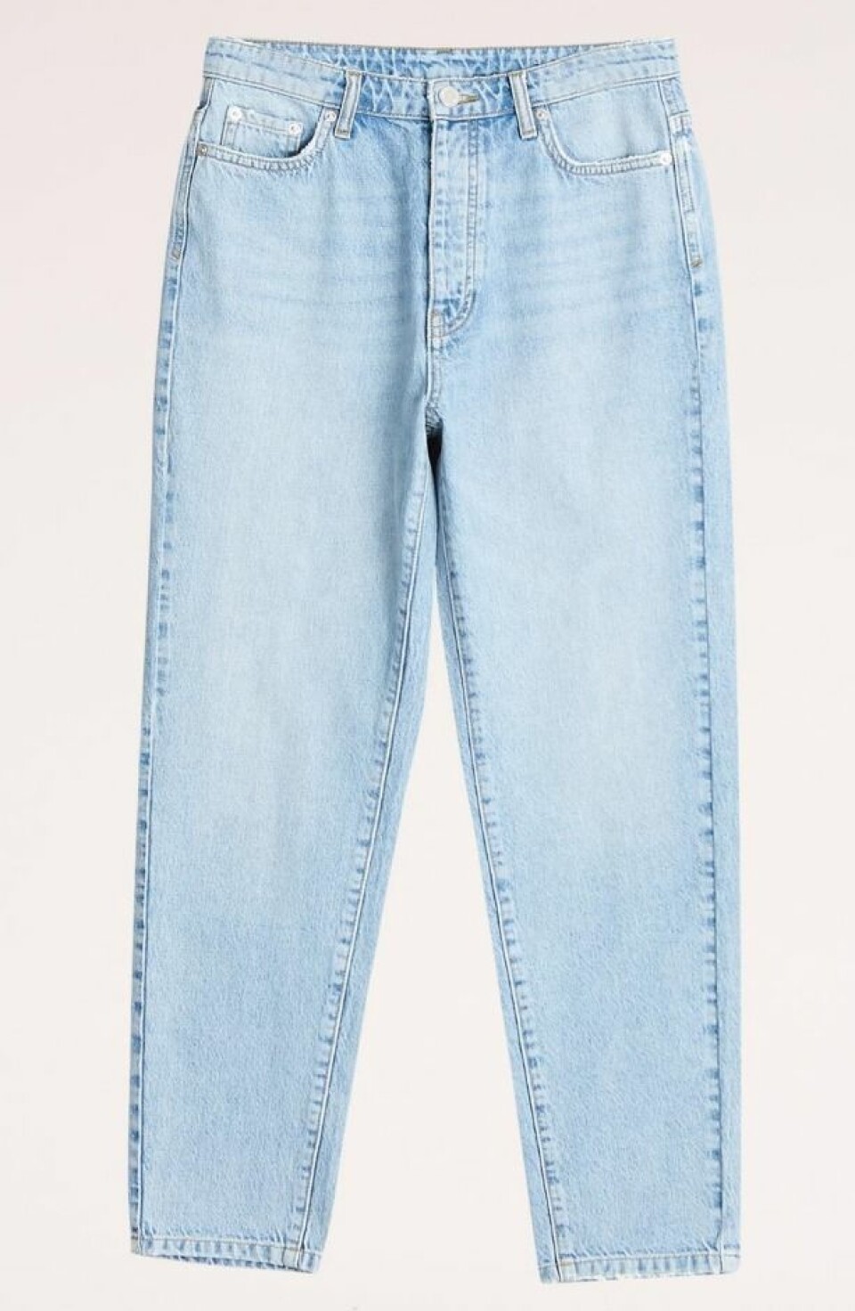 Vårmode 2019: Blekt denim är ett av vårens trendigaste material