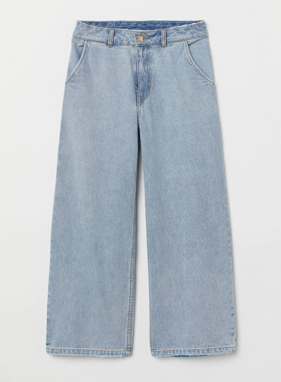 Vårmode 2019: Blekt denim är ett av vårens trendigaste material
