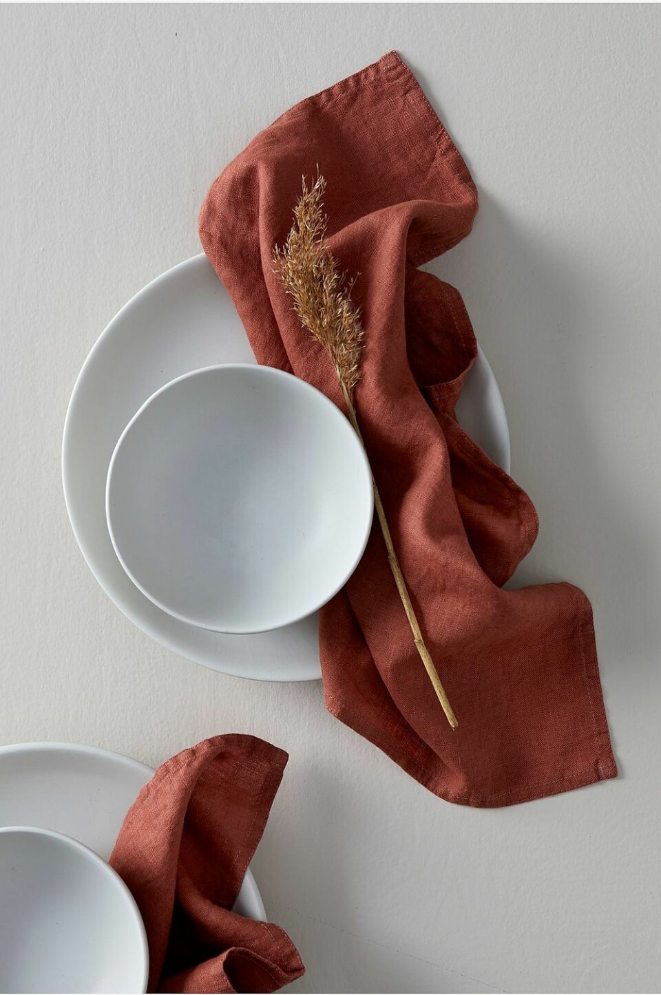 Rostrött, guld och sammet – 15 vårnyheter från Ellos home