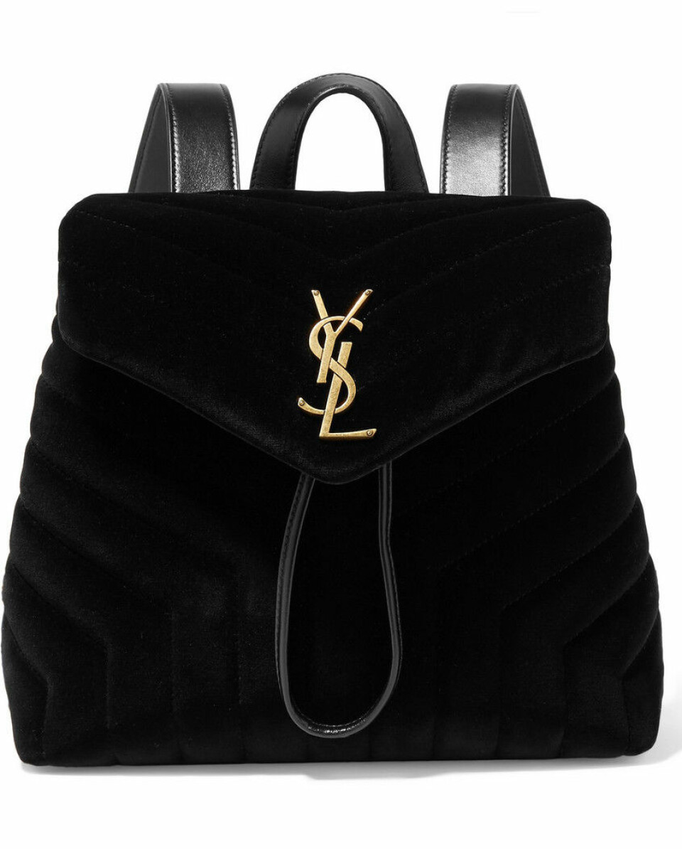12 väskor och plagg från YSL som är på rea just nu