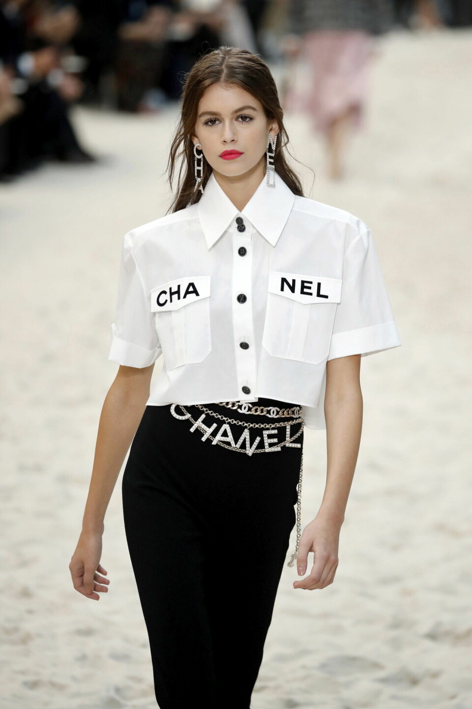 Karl Lagerfeld är död – se några av hans minnesvärda looks