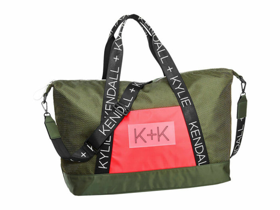 Kendall och Kylie Jenner släpper ny väskkollektion till budgetpris