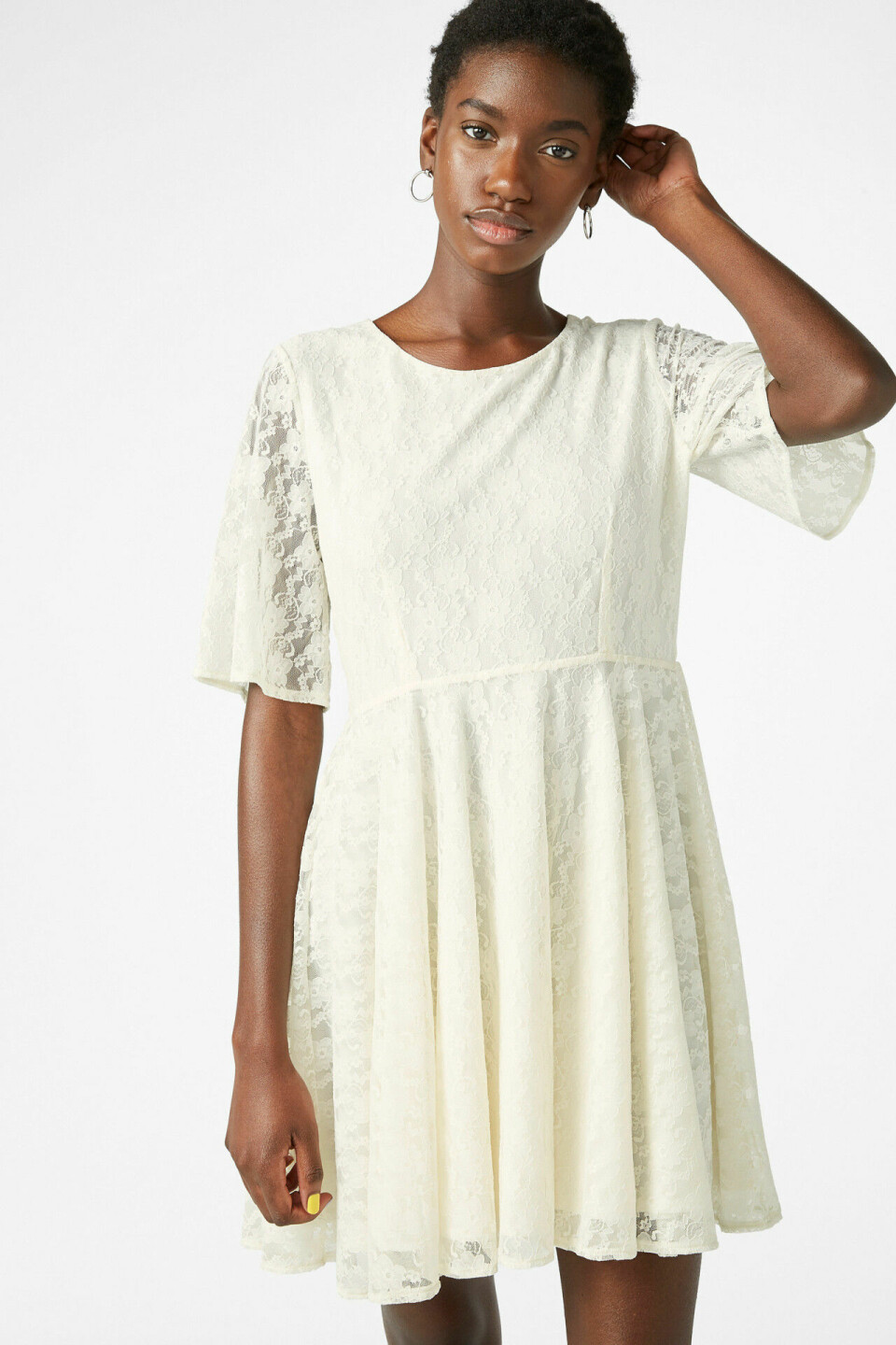 20 vita studentklänningar i spets till 2019