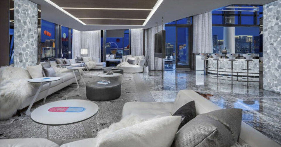 Två rymliga vardagsrum för att bjuda in upp till 50 gäster. Foto: Palms Casino Resort Två rymliga vardagsrum för att bjuda in upp till 50 gäster. Foto: Palms Casino Resort