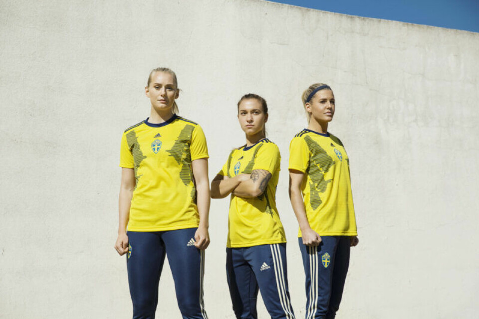 Feministiska förebilder på damlandslagets nya VM-tröjor