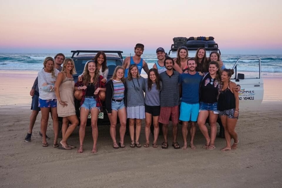 Om du reser själv är hostel det bästa stället att bo på – det är där du hittar nya vänner och får chansen att åka iväg på utflykter du annars antagligen skulle ha missat. (Plats: Fraser Island, Australien) Om du reser själv är hostel det bästa stället att bo på – det är där du hittar nya vänner och får chansen att åka iväg på utflykter du annars antagligen skulle ha missat. (Plats: Fraser Island, Australien)