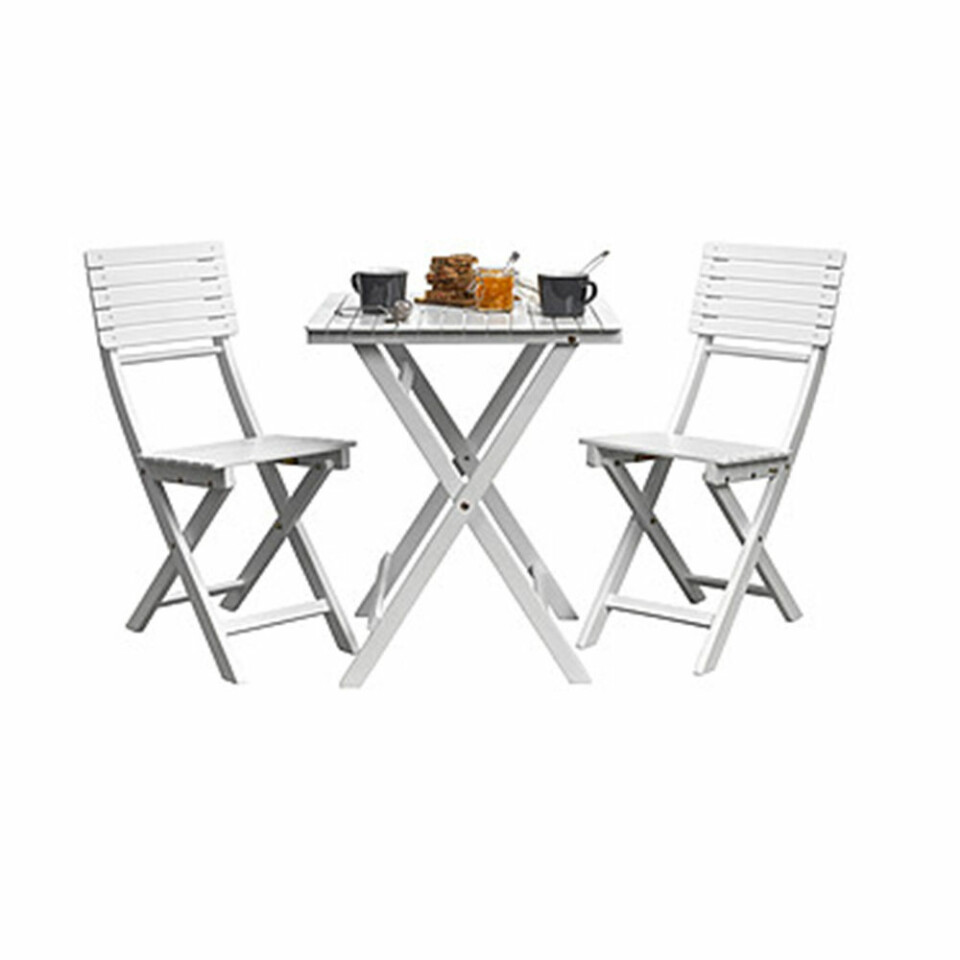 Utemöbler med bord och två stolar, 699 kr. Här kan du köpa det. Utemöbler med bord och två stolar, 699 kr. Här kan du köpa det.