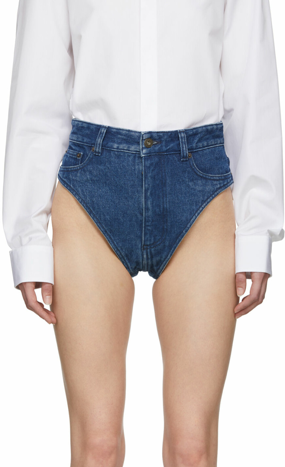 Jeanstrosan från Y/Project är stora snackisen på internet just nu. Jeanstrosan från Y/Project är stora snackisen på internet just nu.