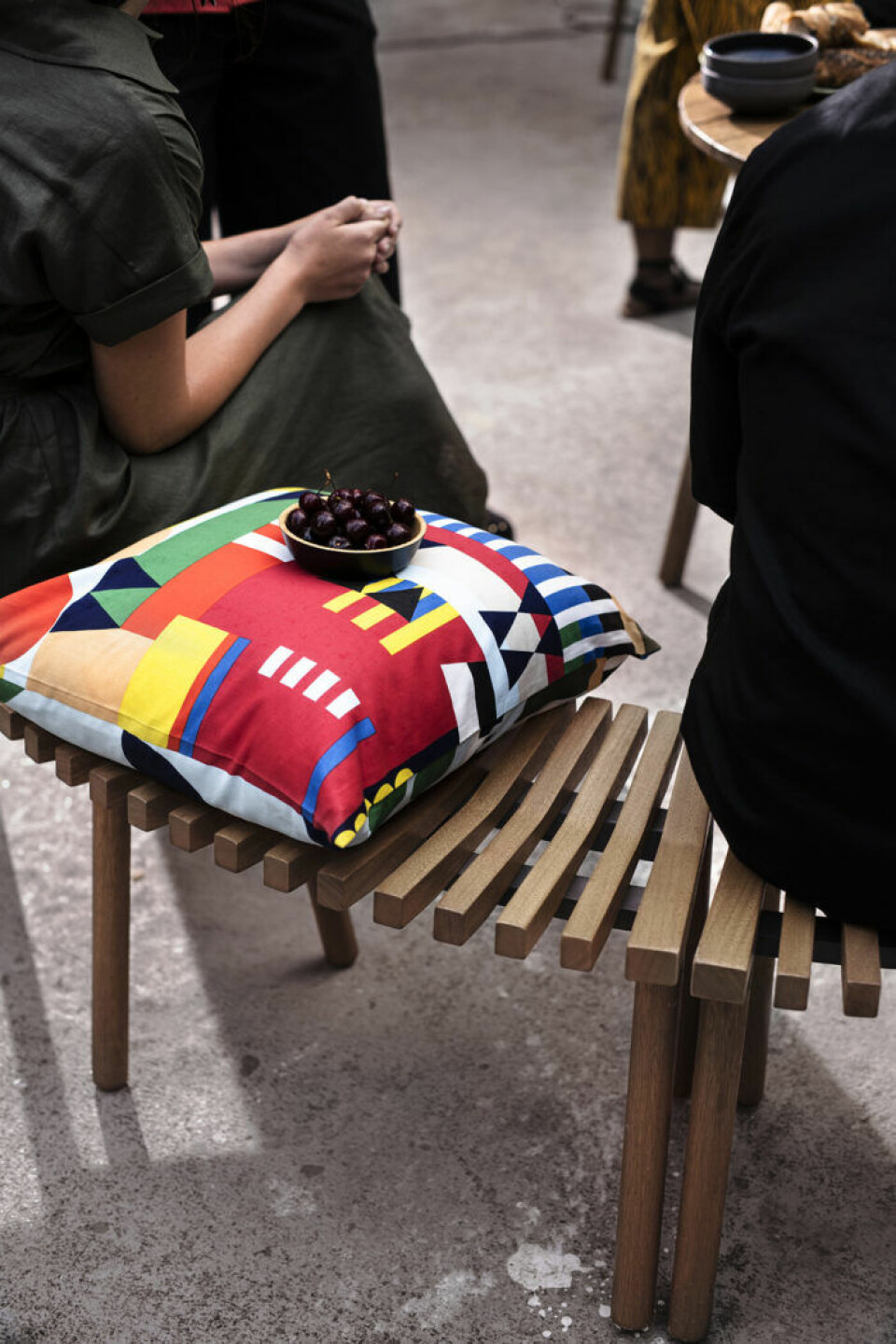 Pall i design av Bethan Rayner och Naeem Biviji/Studio Propolis och Mikael Axelsson/Ikea. Kuddfodral designat av Sindiso Khumalo, Renee Rossouw och Johanna Jelinek/Ikea. Pall i design av Bethan Rayner och Naeem Biviji/Studio Propolis och Mikael Axelsson/Ikea. Kuddfodral designat av Sindiso Khumalo, Renee Rossouw och Johanna Jelinek/Ikea.