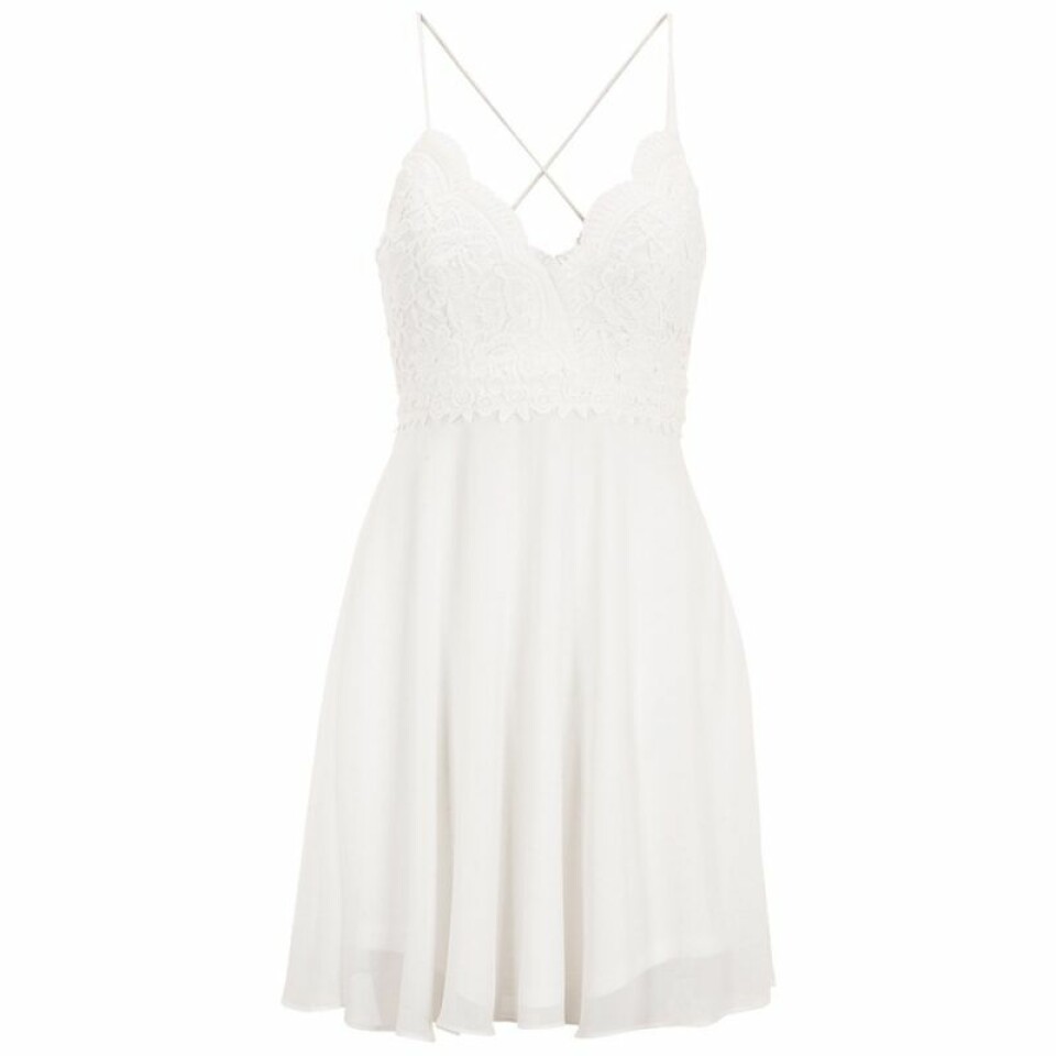 Studentklänning från Chiara Forthi, 499 kronor. Studentklänning från Chiara Forthi, 499 kronor.