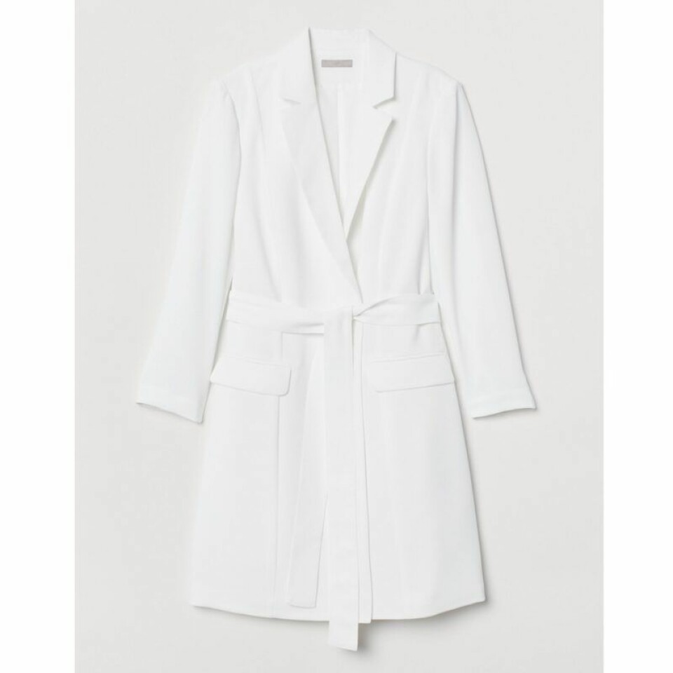 Studentklänning från H&M, 399 kronor. Studentklänning från H&M, 399 kronor.