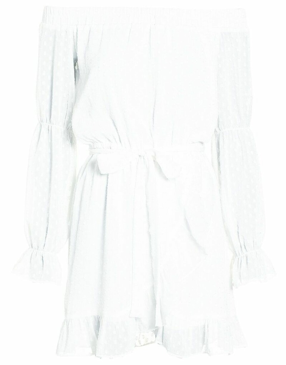 Studentklänning från NLY Trend, 499 kronor. Studentklänning från NLY Trend, 499 kronor.