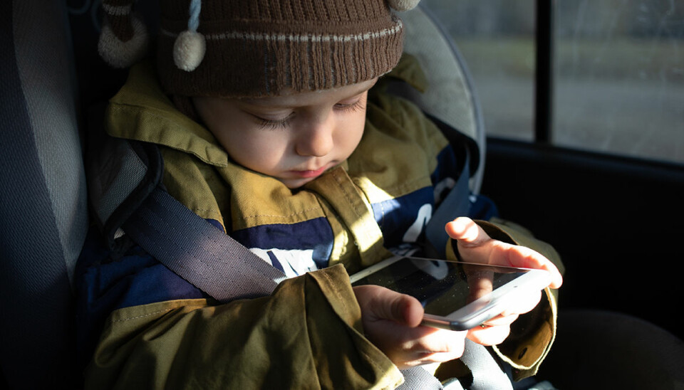 WHO:s nya riktlinjer: Ingen skärmtid alls för små barn