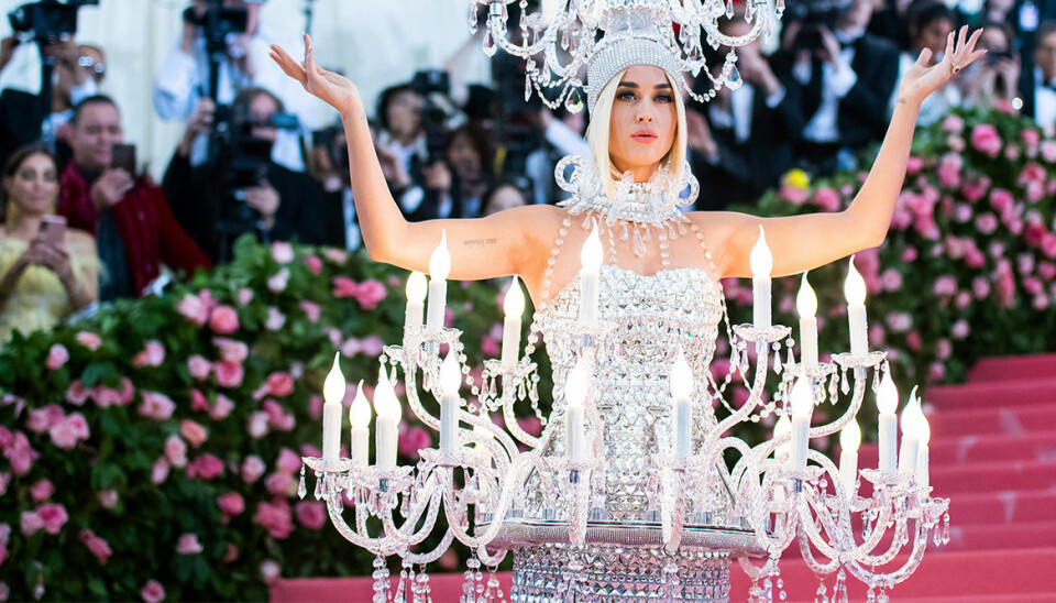 Katy Perrys klänning tog Met-galan med storm – se den här