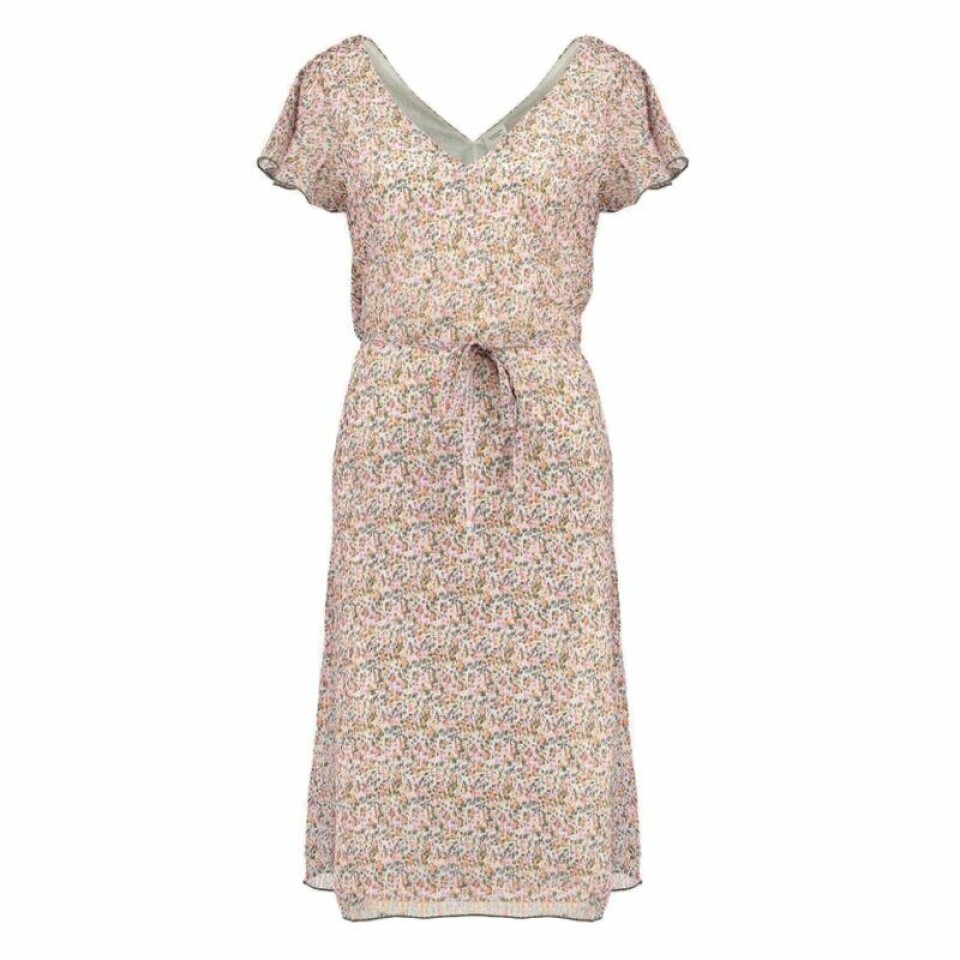 Bröllop, midsommar och fest – 14 somriga gravidklänningar i butik