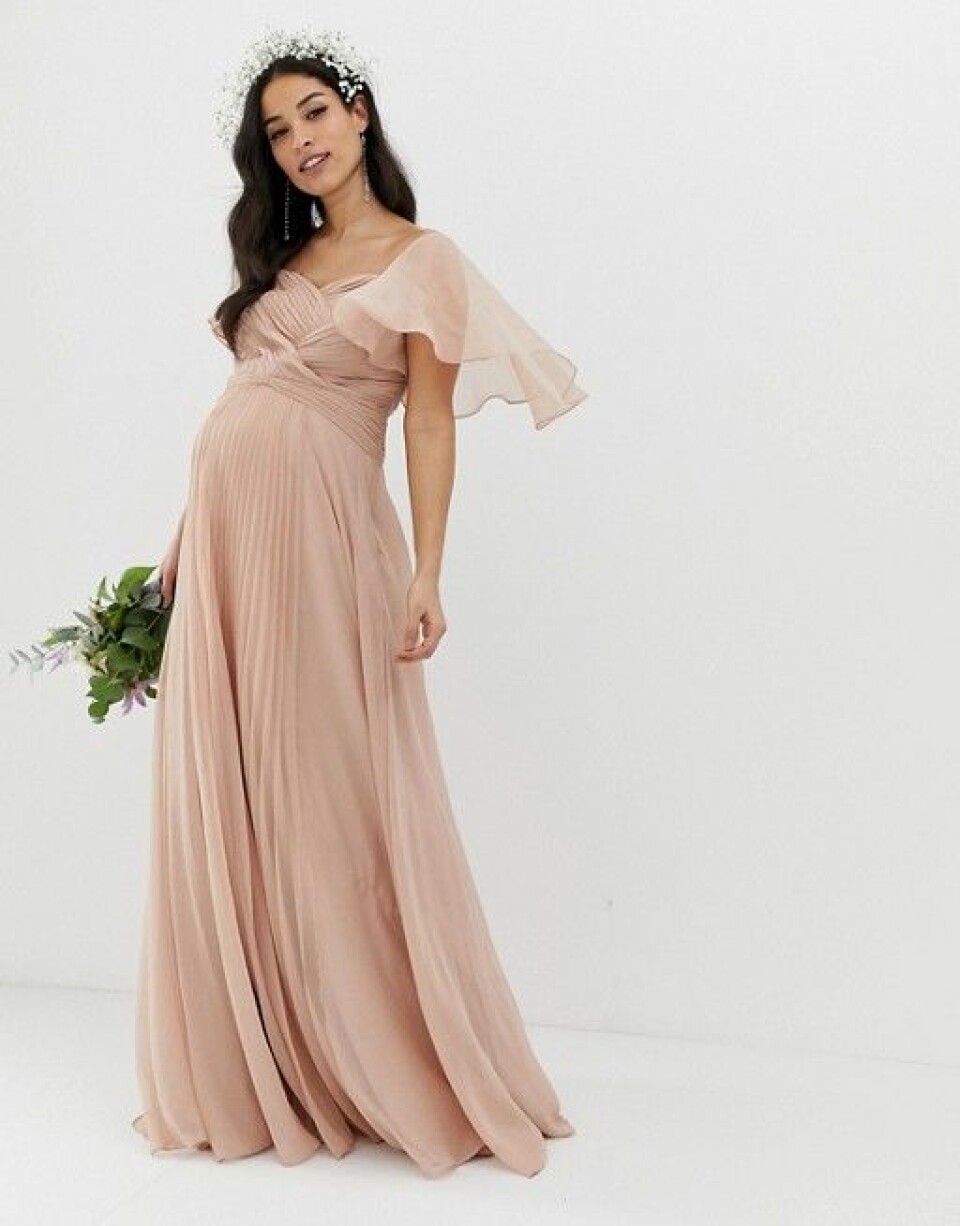 Bröllop, midsommar och fest – 14 somriga gravidklänningar i butik
