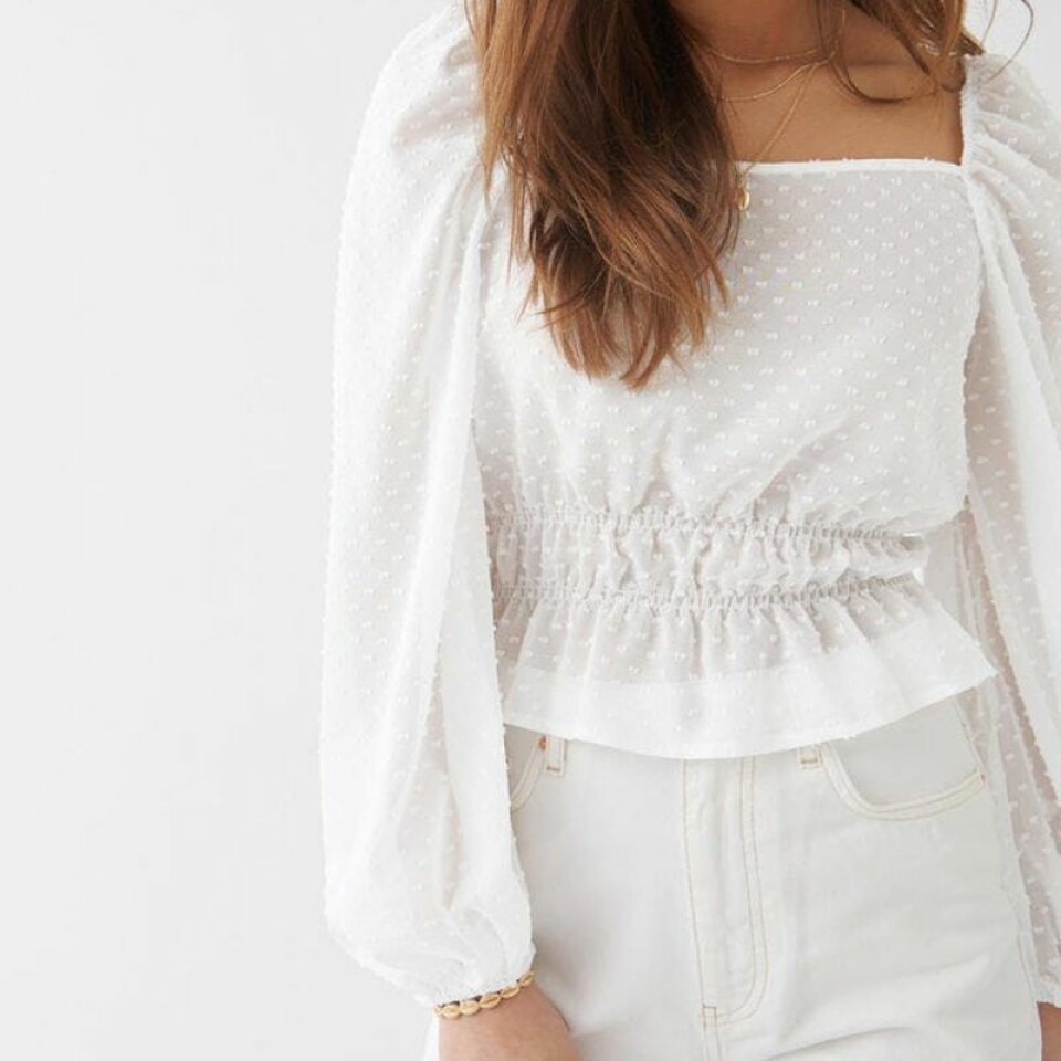 Perfekt till sommarkjolen! 13 fina croppade toppar i butik