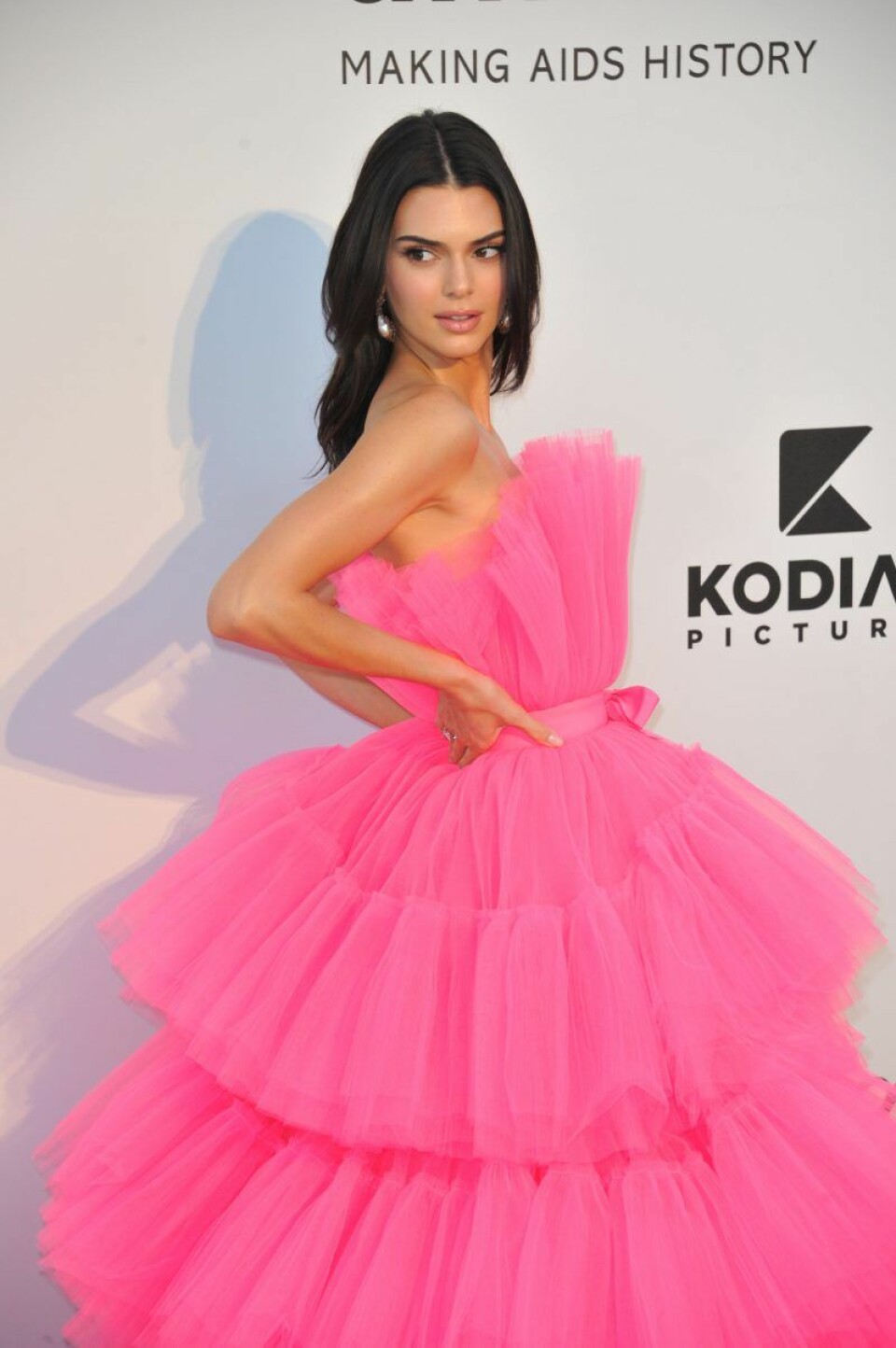 Kendall Jenner premiärvisar Giambattista Valli x H&M i Cannes