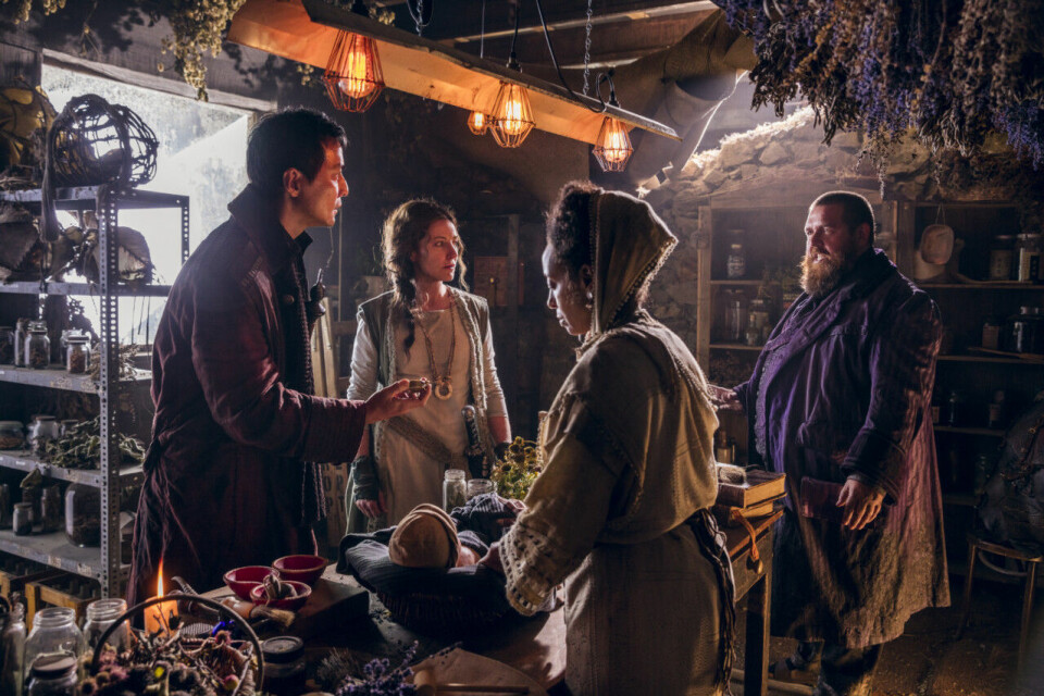 Säsong 3B av tv-serien Into the Badlands har premiär på HBO den 5 september 2019. Säsong 3B av tv-serien Into the Badlands har premiär på HBO den 5 september 2019.