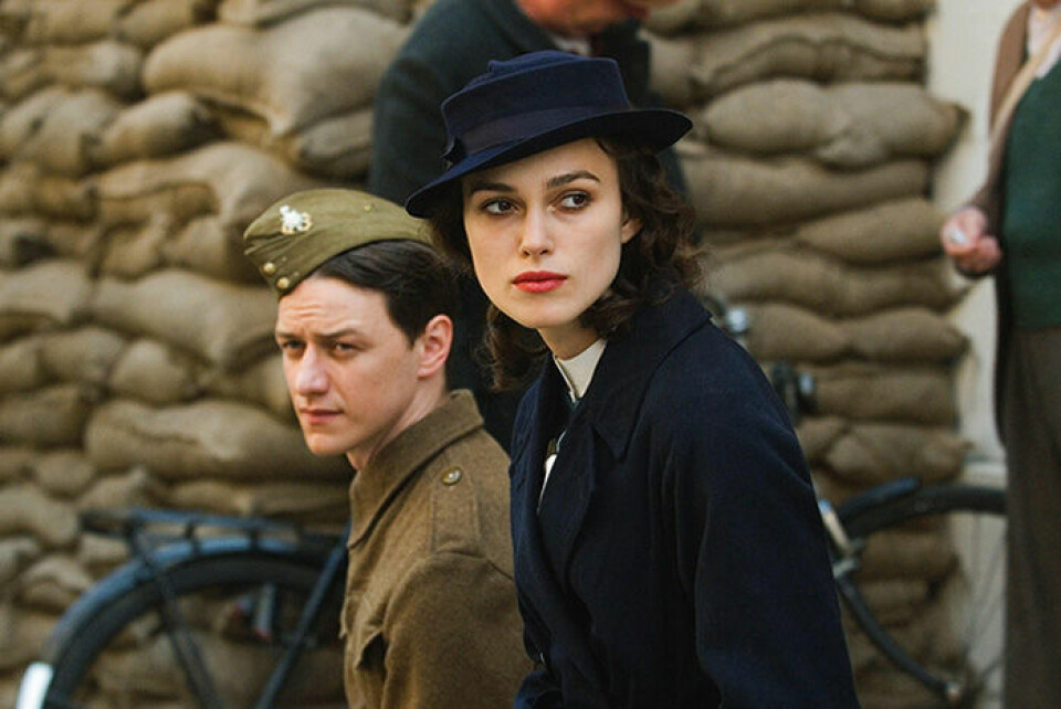Keira Knightley är en av skådespelarna i filmen Atonement. Keira Knightley är en av skådespelarna i filmen Atonement.