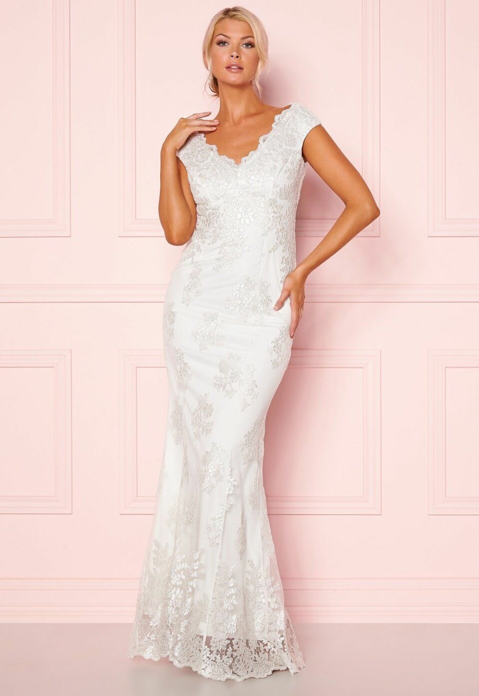 Billiga brudklänningar? Här är 32 fina i butik