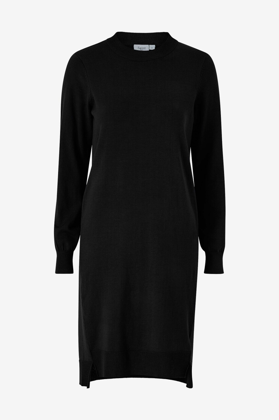 17 stickade klänningar som vill hoppa in i din garderob