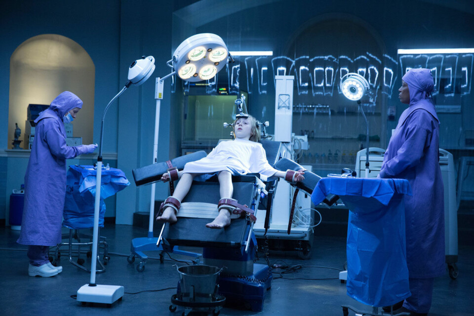 I oktober har skräckfilmen Eli premiär på Netflix. I oktober har skräckfilmen Eli premiär på Netflix.