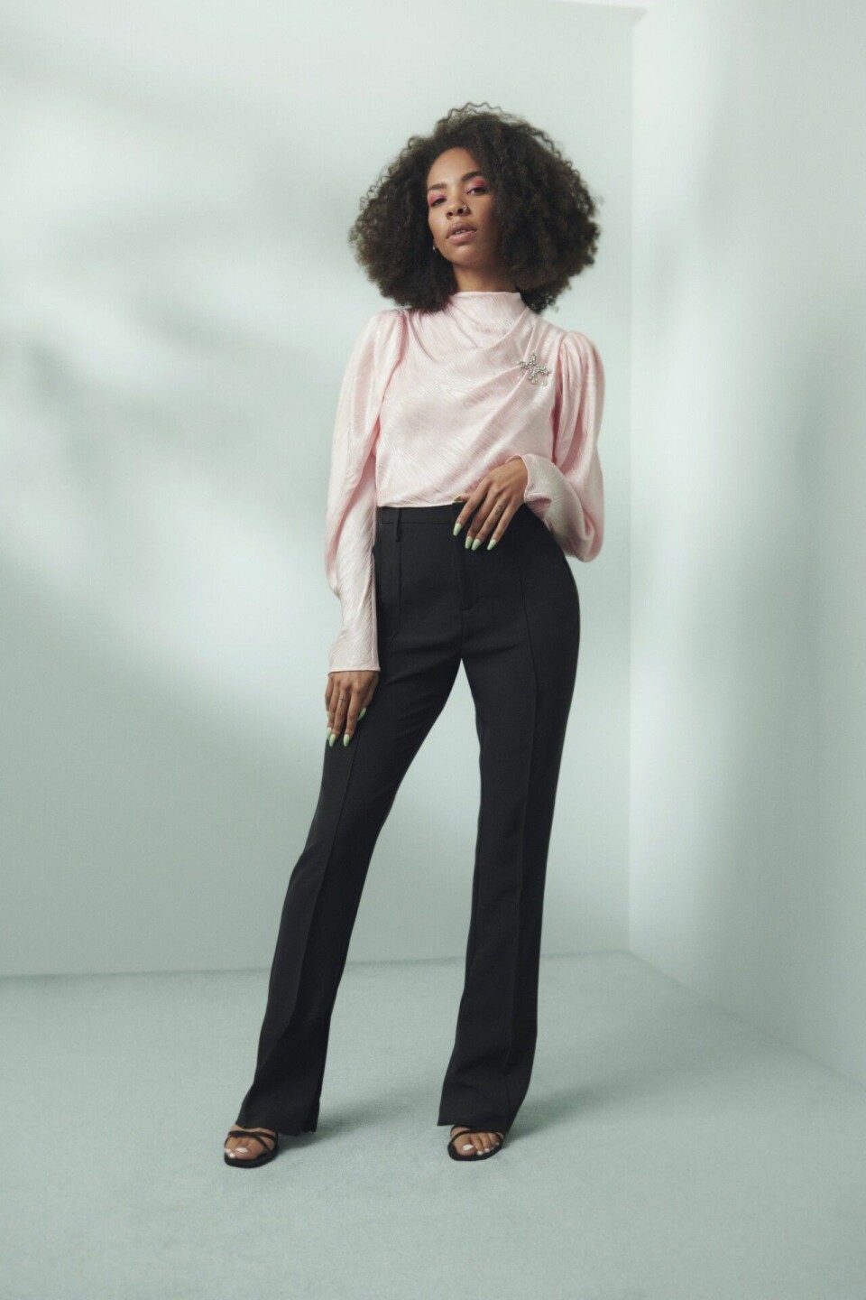 Gina tricot och Aéryne släpper kollektion av överblivna tyger