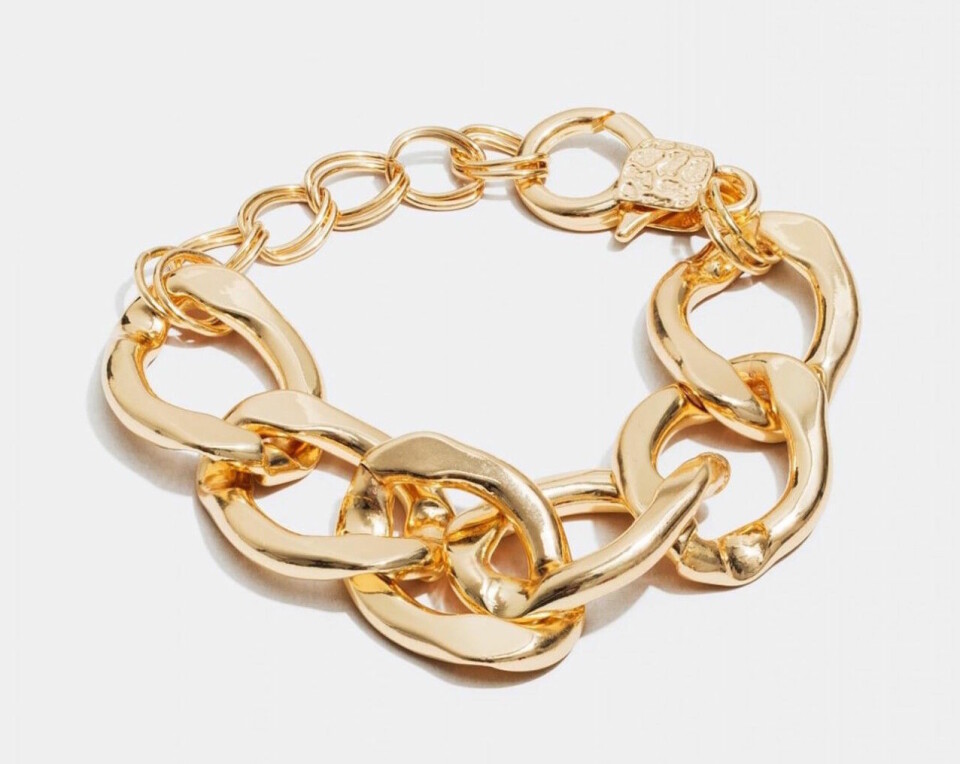 Från diadem till väskor – 30 trendiga accessoarer i butik