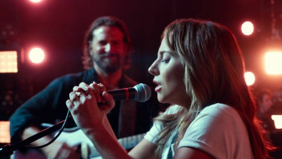 Lady Gaga som Ally i succéfilmen A Star is Born tillsammans med Bradley Cooper. Lady Gaga som Ally i succéfilmen A Star is Born tillsammans med Bradley Cooper.