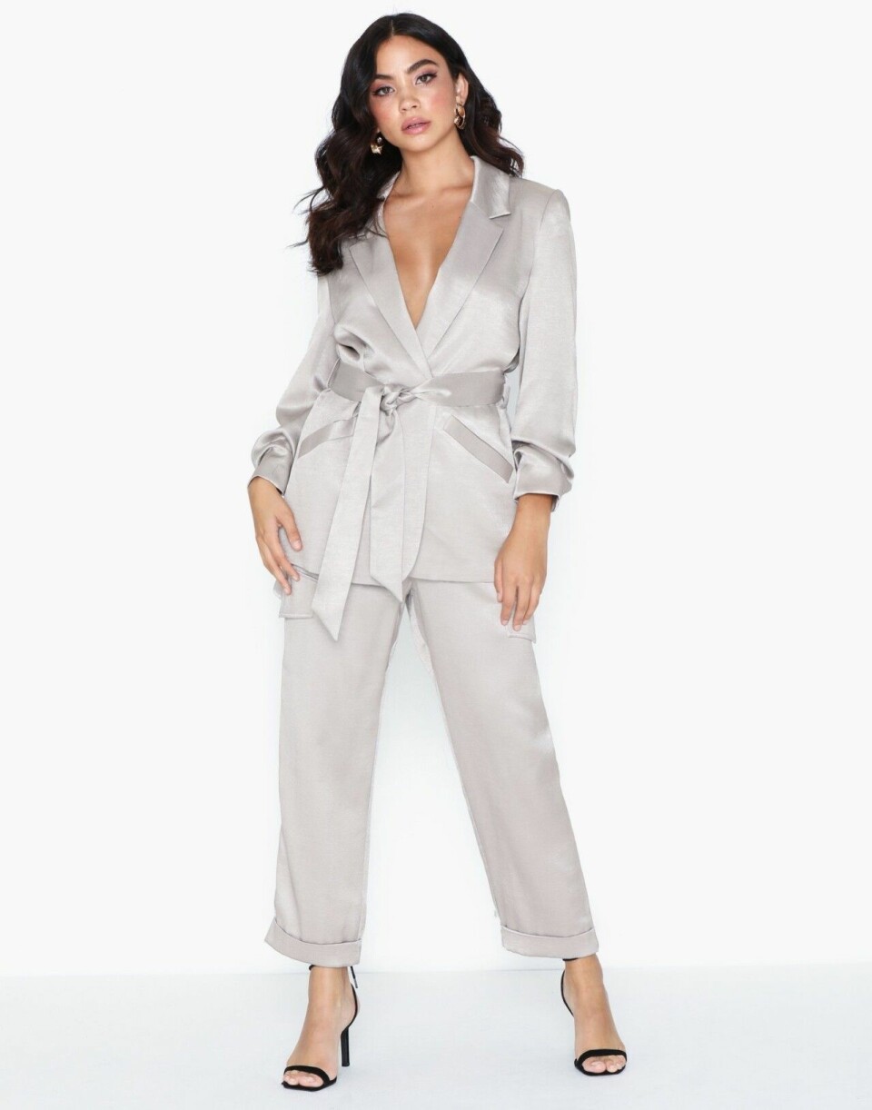 Gör dig redo för fest! 14 fina kostymer till nyårsafton