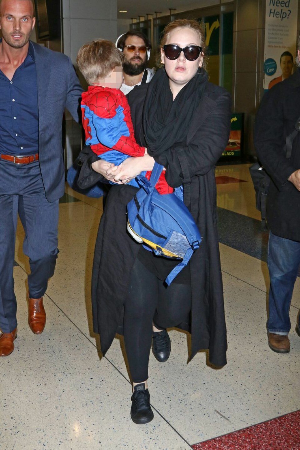 Adele och sonen Angelo James Konecki fångades på bild 2015. Adele och sonen Angelo James Konecki fångades på bild 2015.