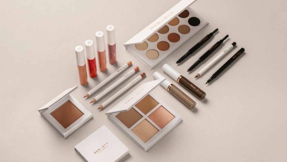 Makeupserien innehåller nio olika beautyprodukter. Makeupserien innehåller nio olika beautyprodukter.
