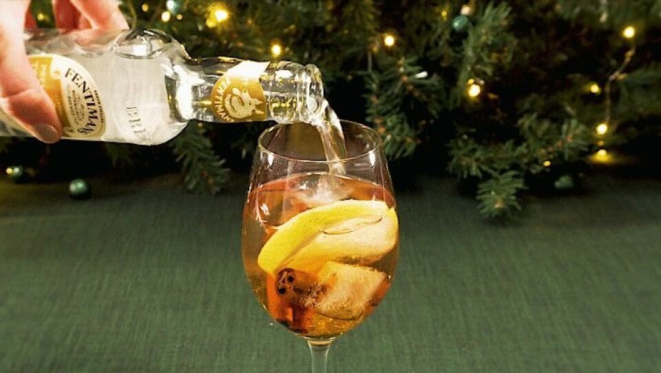 Gin & Tonic spetsad med glögg – så gör du årets juligaste GT