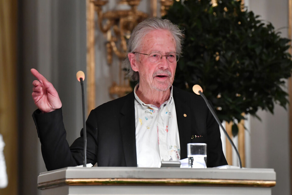 Peter Handke under sin nobelföreläsning 2019. Peter Handke under sin nobelföreläsning 2019.