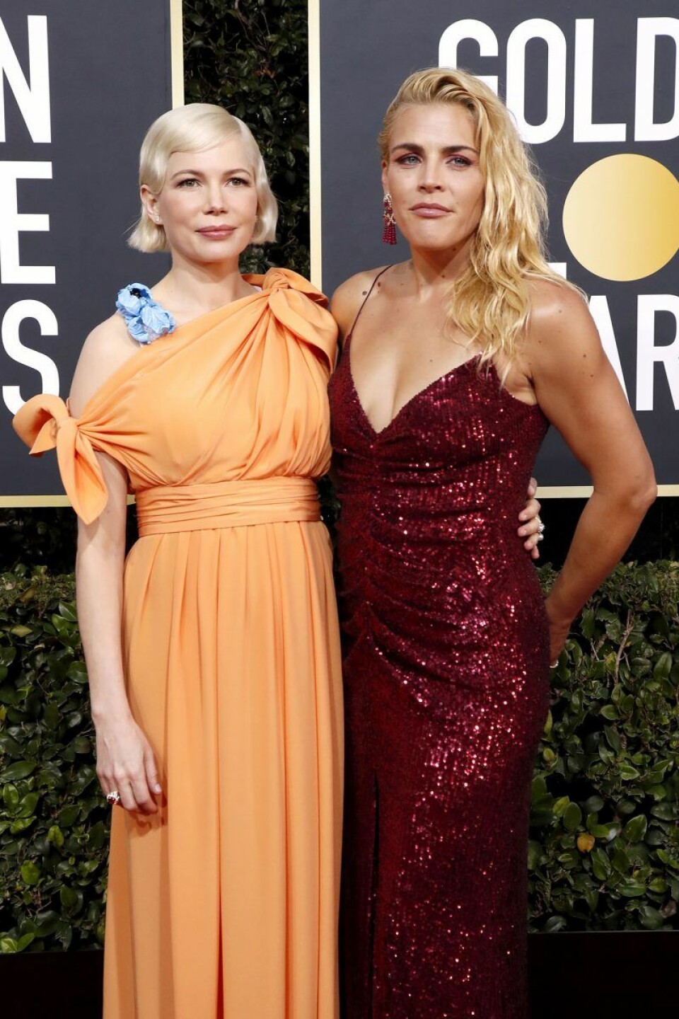 Michelle Williams och Busy Philipps. Michelle Williams och Busy Philipps.