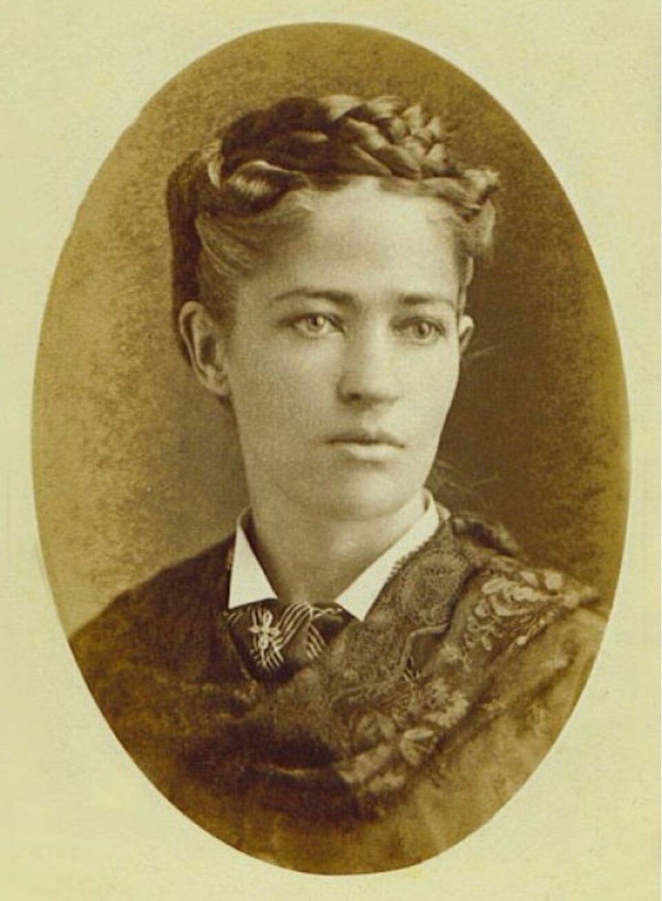 Josephine Cochran fick nog av att tjänstefolket hade sönder porslinet när de diskade. Josephine Cochran fick nog av att tjänstefolket hade sönder porslinet när de diskade.
