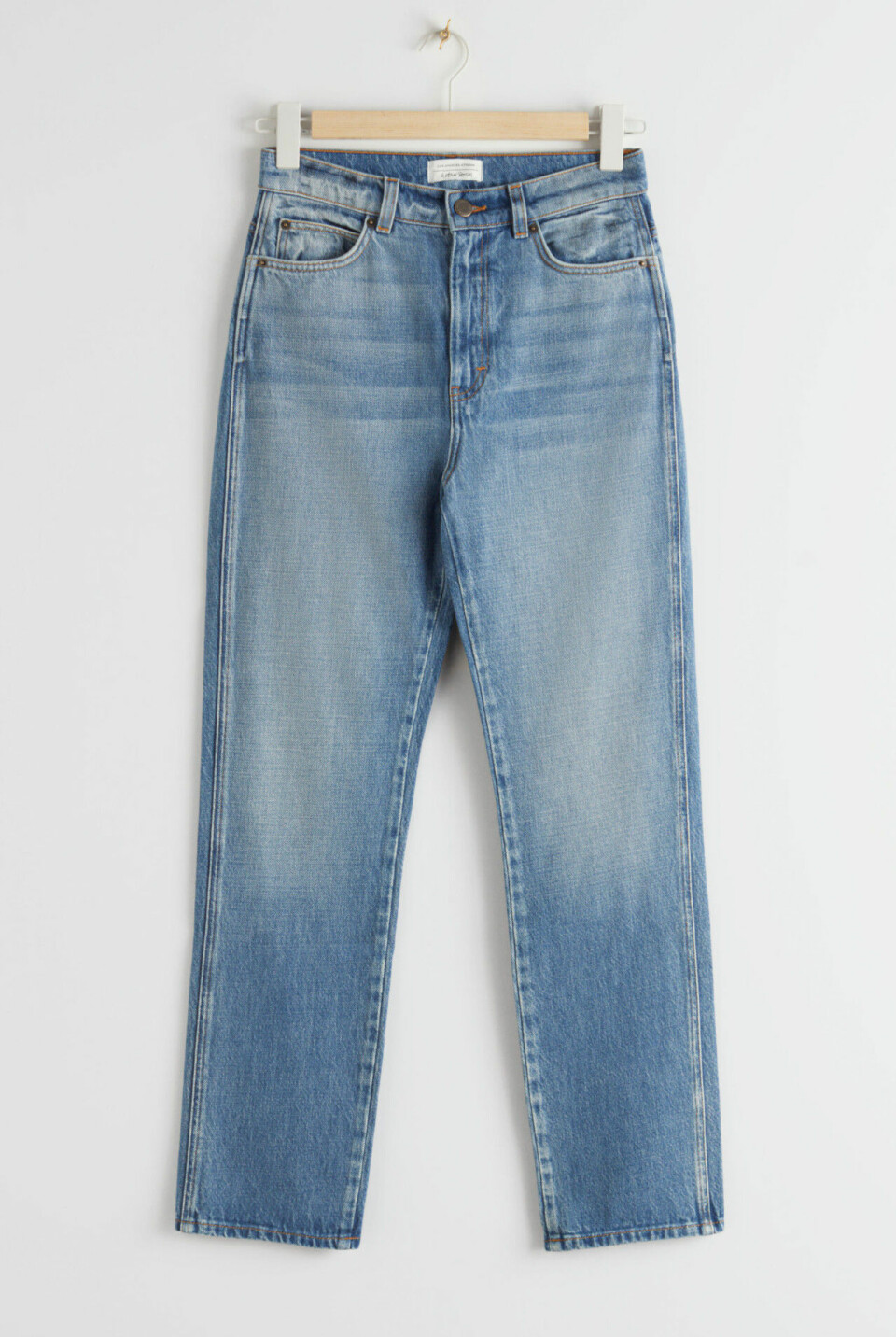 Snygga jeans i olika modeller till våren 2020