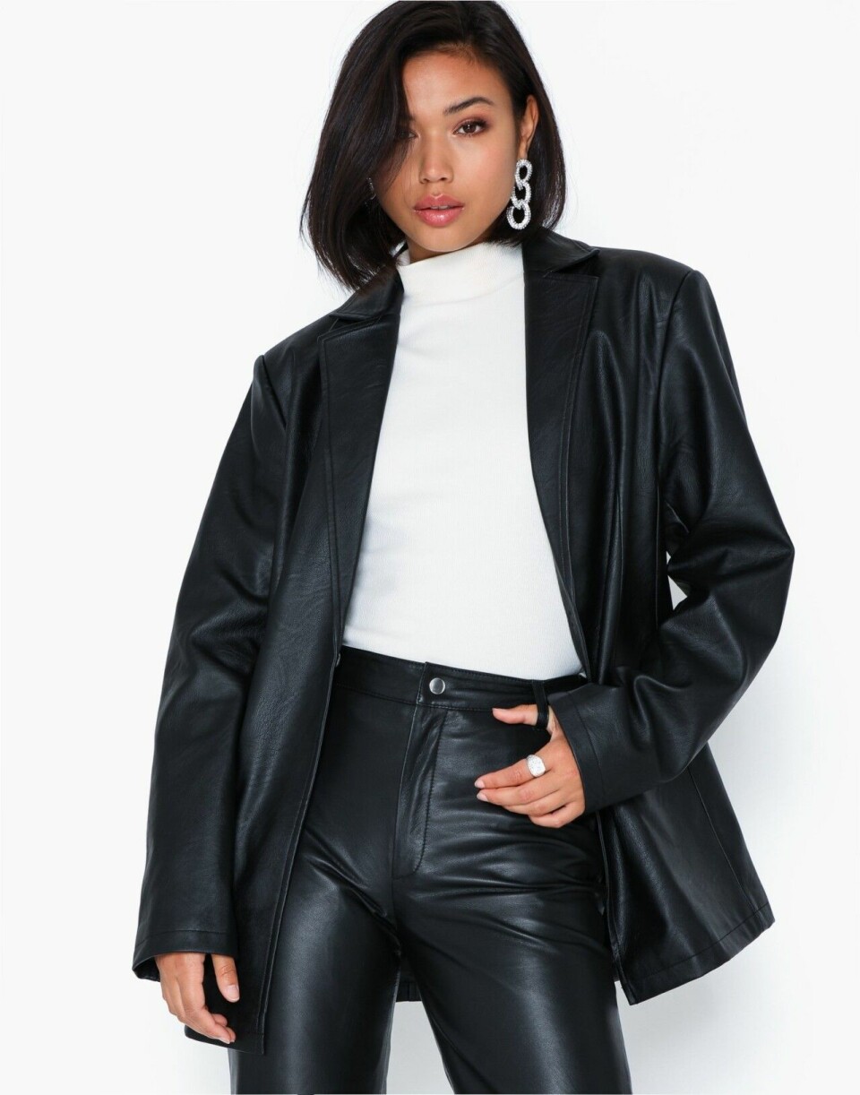 Vårmode 2020: Säsongens finaste plagg i konstläder