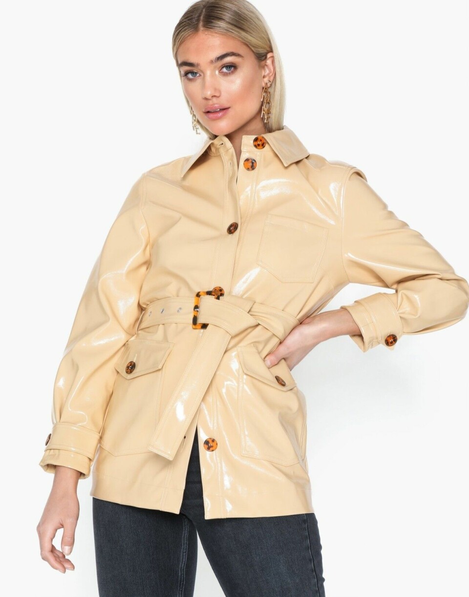 Vårmode 2020: Säsongens finaste plagg i konstläder