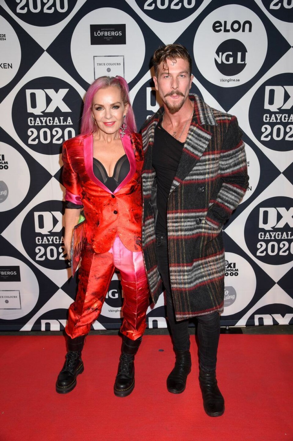 Artisten Tess Merkel tillsammans med Kenny Solomons. Artisten Tess Merkel tillsammans med Kenny Solomons.