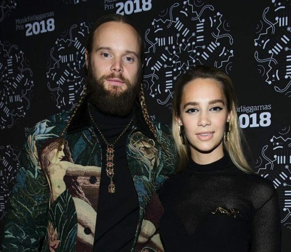 Agnes Carlsson med fästmannen Vincent Pontare. Agnes Carlsson med fästmannen Vincent Pontare.