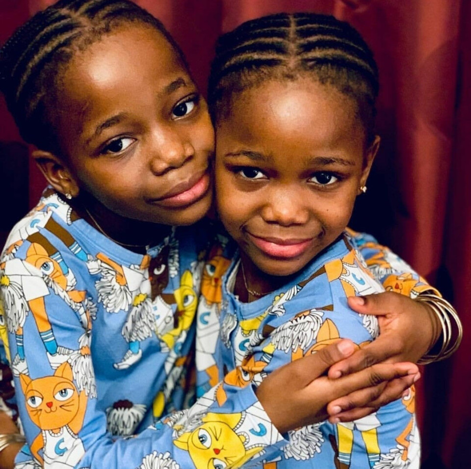 Tvillingarna Estere och Stella Ciccone Mwale är 8 år i dag. Tvillingarna Estere och Stella Ciccone Mwale är 8 år i dag.