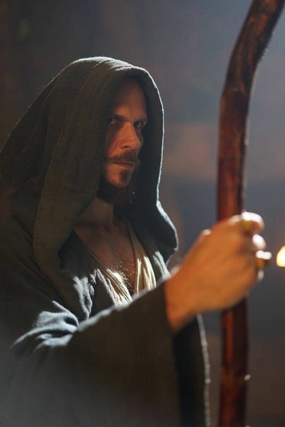 Gustaf Skarsgård medverkar i Cursed. Gustaf Skarsgård medverkar i Cursed.