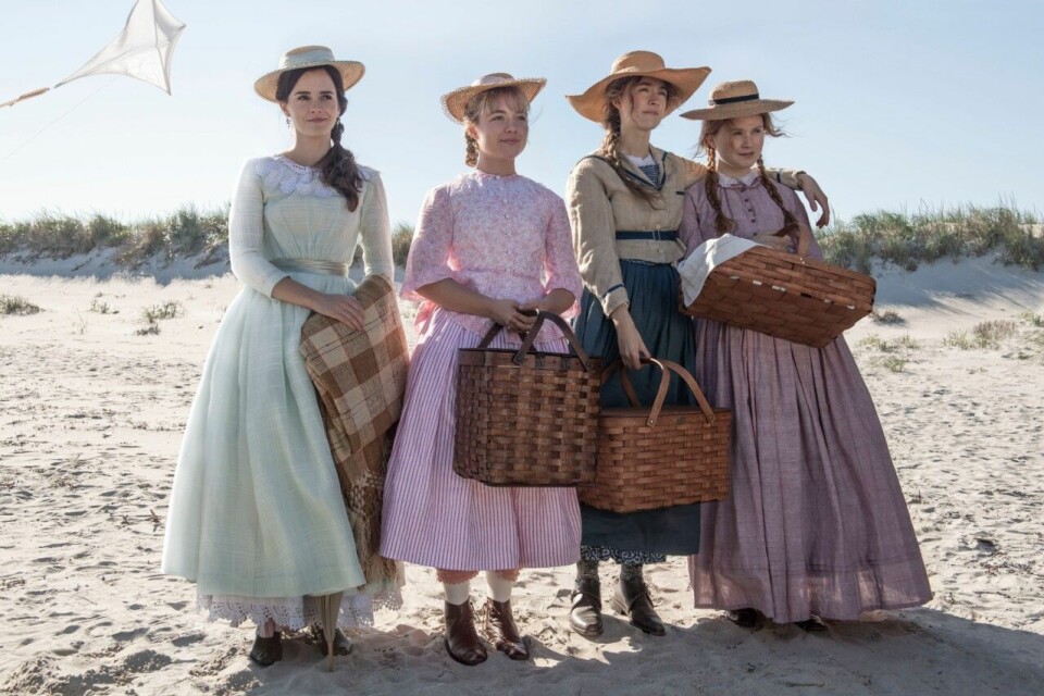 Emma Watson, Florence Pugh, Saoirse Ronan och Eliza Scanlen spelar de fyra systrarna i Greta Gerwigs Little Women. Emma Watson, Florence Pugh, Saoirse Ronan och Eliza Scanlen spelar de fyra systrarna i Greta Gerwigs Little Women.