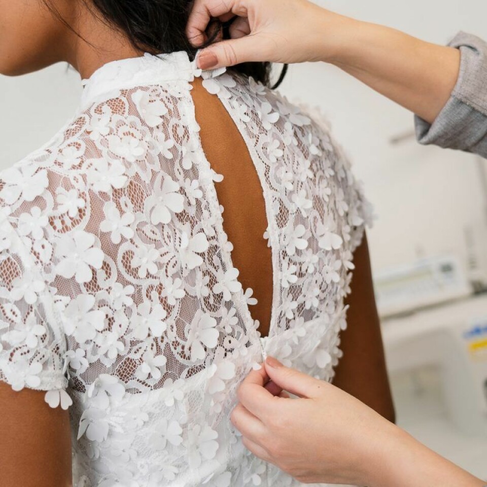 Kollektionen innehåller sex olika klänningar. Kollektionen innehåller sex olika klänningar.