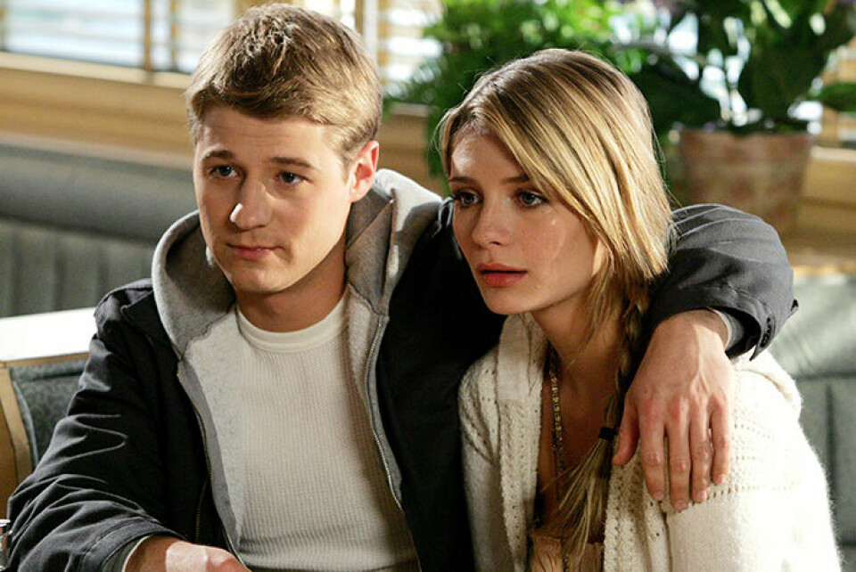 Ben McKenzie och Mischa Barton i den tredje säsongen av The O.C. Ben McKenzie och Mischa Barton i den tredje säsongen av The O.C.