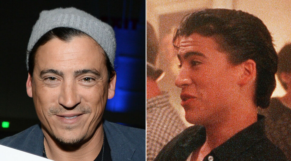 Andrew Keegan öppnade ett tempel. Andrew Keegan öppnade ett tempel.